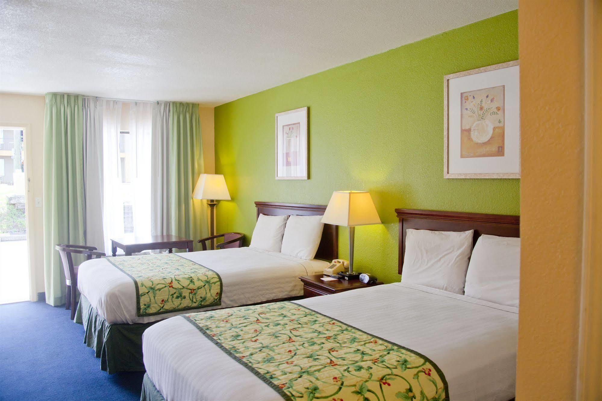 Days Inn By Wyndham Defuniak Springs Exterior foto